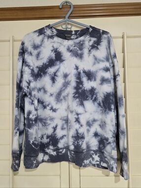 Eddie Bauer Tie-Dye Crewneck Sweatshirt in Navy and White